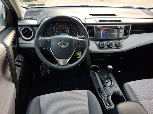 Used 2013 Toyota RAV4 LE AWD/4WD image 11
