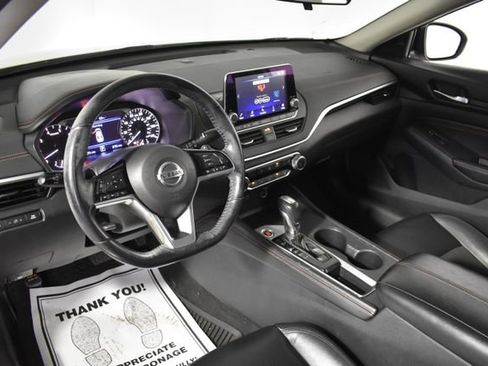 Used 2019 Nissan Altima 2.5 SR FWD image 12