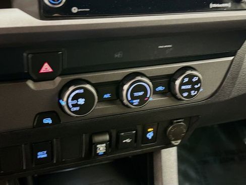 Used 2020 Toyota Tacoma TRD Sport image 15