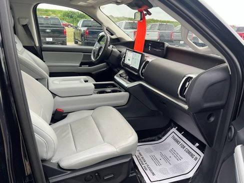 Used 2025 Ford Expedition Max Platinum w/ Driver's Package AWD/4WD image 15