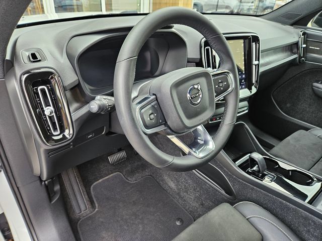 Certified 2023 Volvo C40 P8 Recharge Ultimate AWD/4WD image 19