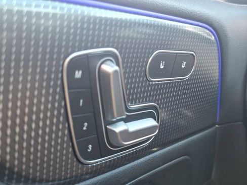 Used 2021 Mercedes-Benz GLB 250 4MATIC image 14