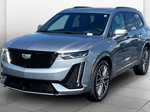 Certified 2024 Cadillac XT6 Sport w/ Technology Package AWD/4WD image 13