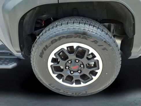 Used 2025 Toyota 4Runner TRD Off-Road AWD/4WD image 14