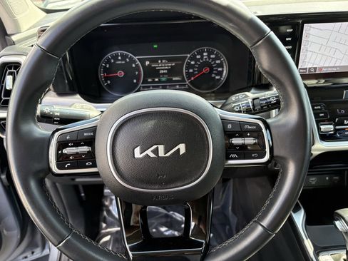 Used 2023 Kia Sorento S image 33