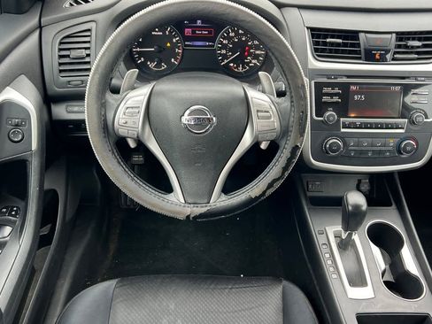 Used 2017 Nissan Altima 2.5 SR w/ Midnight Edition Package image 14