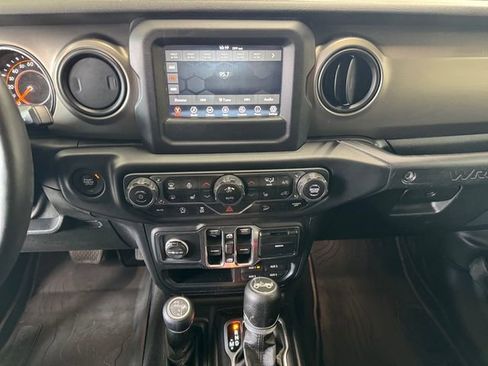 Used 2018 Jeep Wrangler Unlimited Sport S AWD/4WD image 6