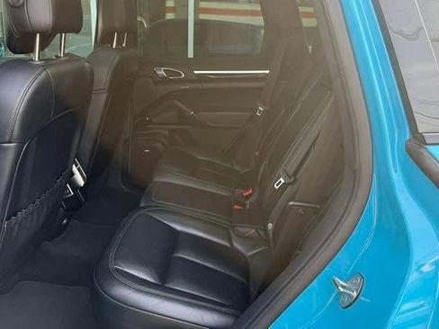 Used 2018 Porsche Cayenne image 16