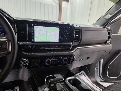 Used 2024 Chevrolet Silverado 1500 LT Trail Boss w/ Convenience Package II image 16