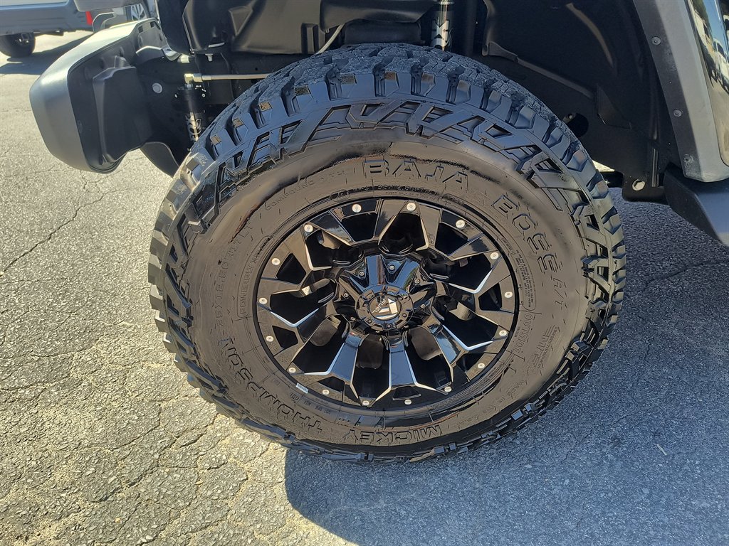 Used 2020 Jeep Wrangler Unlimited Sahara AWD/4WD image 9