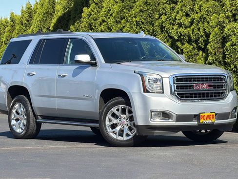 Used 2017 GMC Yukon SLT AWD/4WD image 2