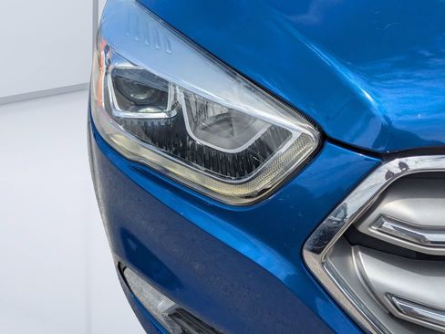 Used 2017 Ford Escape SE w/ Equipment Group 201A FWD image 9