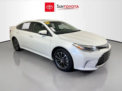 Used 2018 Toyota Avalon XLE Premium image 1