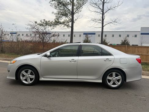 Used 2012 Toyota Camry SE image 6