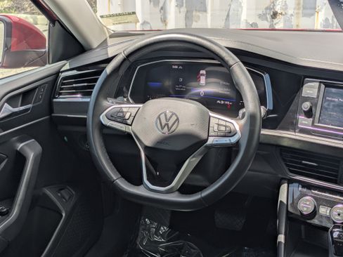 Used 2023 Volkswagen Jetta SE FWD image 16