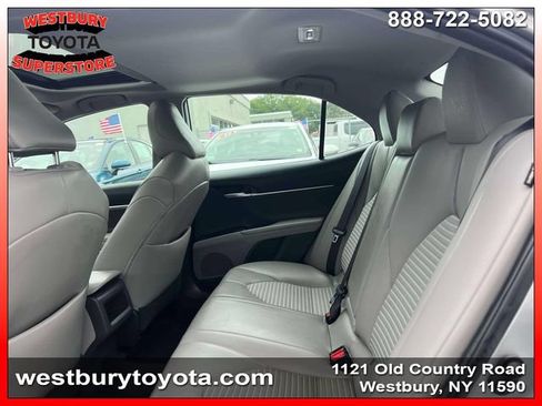 Used 2019 Toyota Camry SE FWD image 6