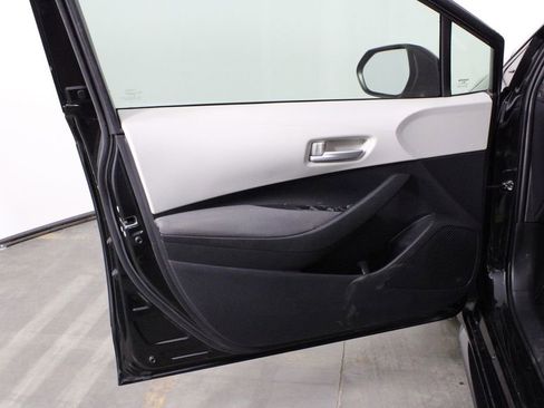 Used 2021 Toyota Corolla L image 15
