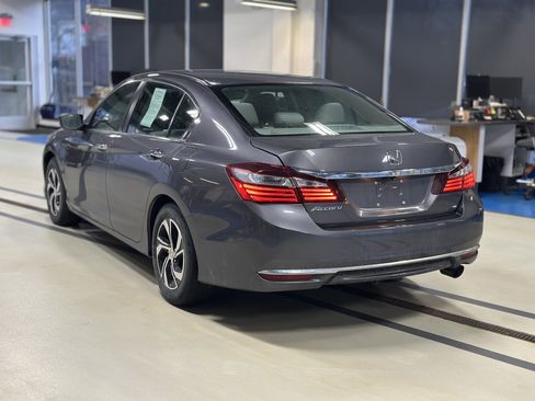 Used 2017 Honda Accord LX image 8