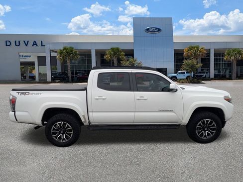 Used 2020 Toyota Tacoma TRD Sport w/ Phone Cable & Charge Package image 3
