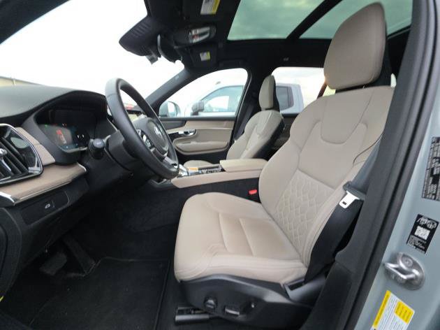 Certified 2026 Volvo XC90 B6 Plus AWD/4WD image 9