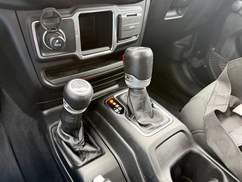 Used 2021 Jeep Wrangler Unlimited Sport AWD/4WD image 20