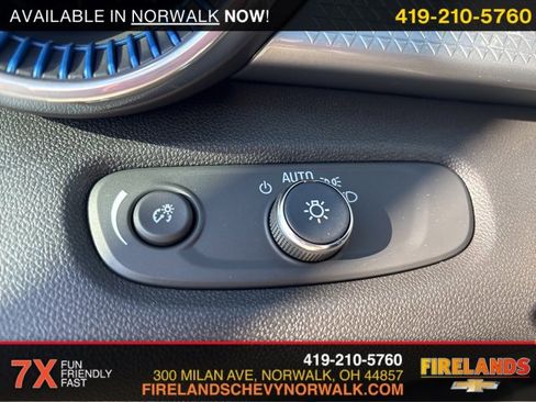 New 2025 Chevrolet Trax LT w/ Sunroof Package image 16