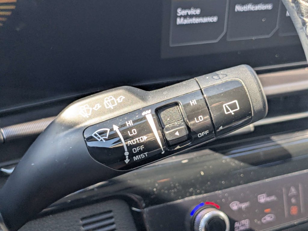Used 2026 Kia Sportage EX FWD image 29