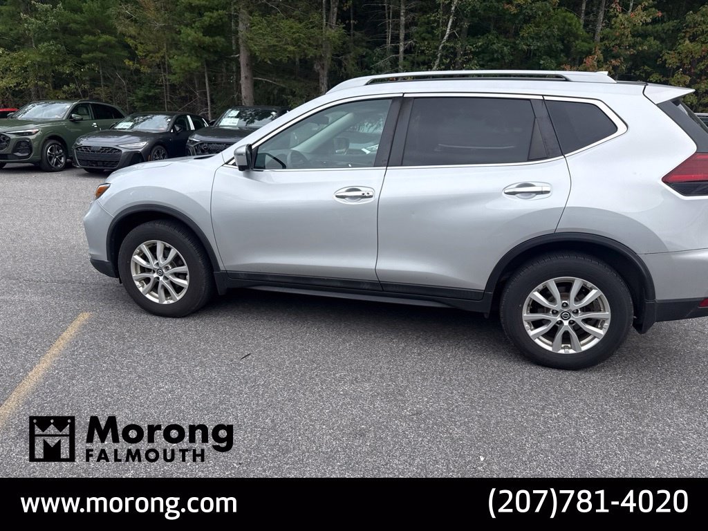 Used 2018 Nissan Rogue SV w/ Sun & Sound Touring Package AWD/4WD image 8