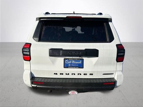 Certified 2025 Toyota 4Runner TRD Off-Road image 9