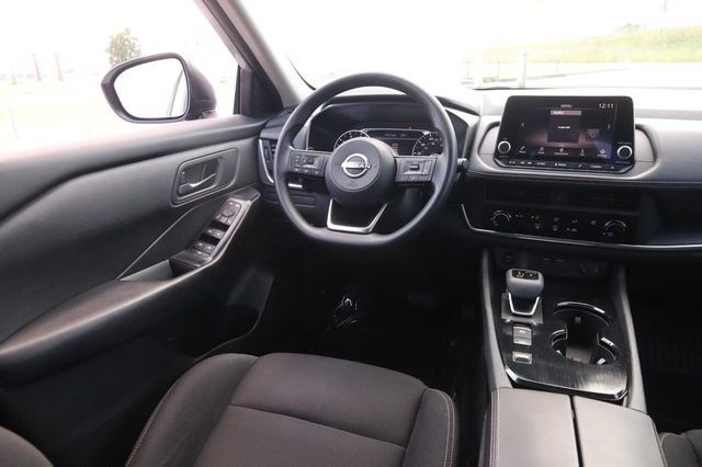 Used 2024 Nissan Rogue S FWD image 23