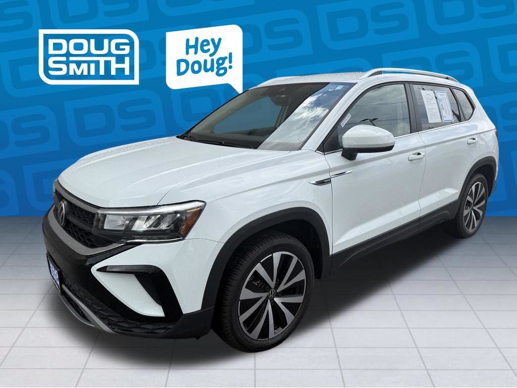 Used 2022 Volkswagen Taos SE w/ IQ.Drive SE Package FWD image 1