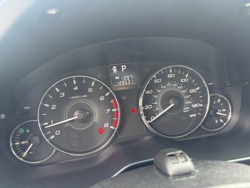Used 2011 Subaru Outback 2.5i Premium image 6