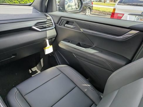 Used 2026 GMC Acadia Elevation w/ Elevation Premium Package FWD image 18