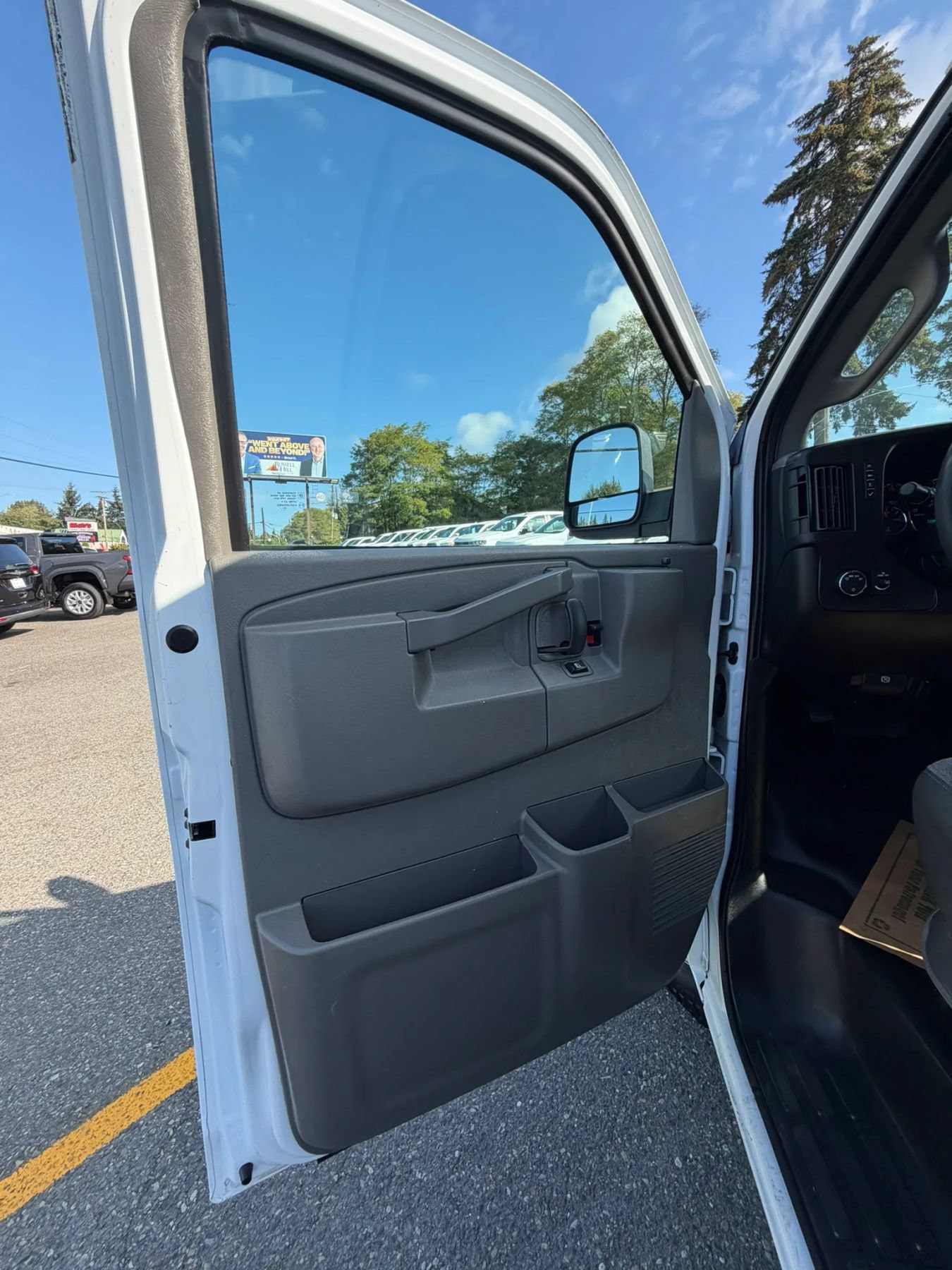Used 2023 GMC Savana 2500 Extended w/ Driver Convenience Package RWD image 28