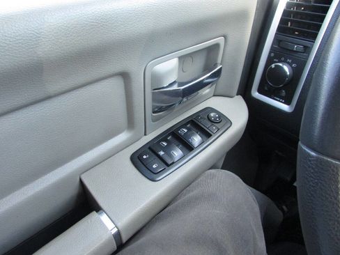 Used 2011 RAM 1500 Classic SLT RWD image 9