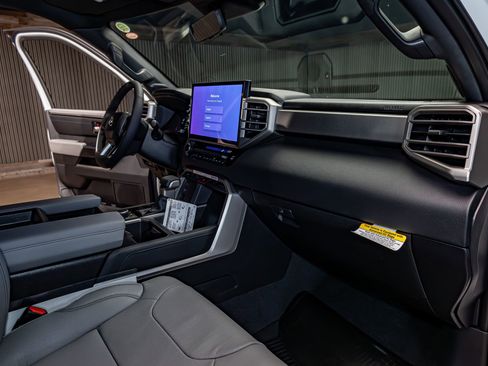 Used 2026 Toyota Tundra Limited image 19