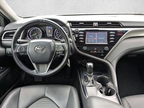 Used 2018 Toyota Camry SE image 16