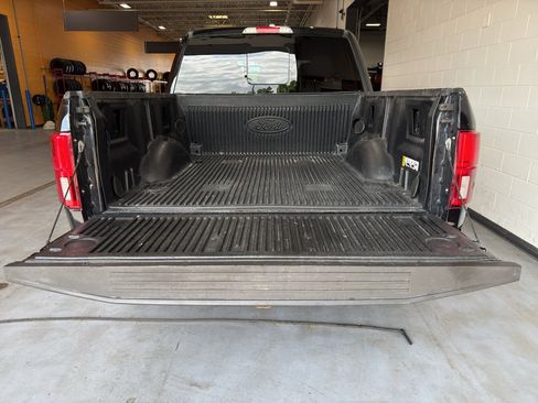 Used 2020 Ford F150 Lariat w/ Equipment Group 502A Luxury AWD/4WD image 20