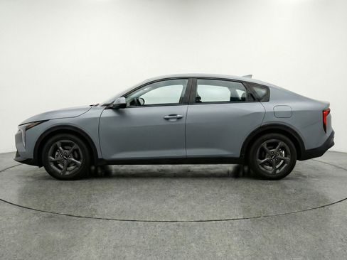 Used 2025 Kia K4 LXS FWD image 5