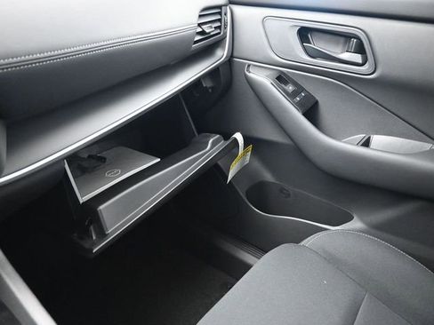 New 2026 Nissan Rogue S image 25