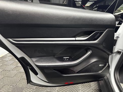 Used 2022 Porsche Taycan 4S image 44