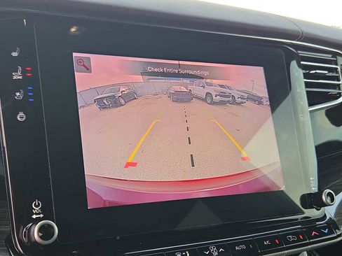 Used 2022 Jeep Wagoneer Series III w/ Flexible Seating Group image 20