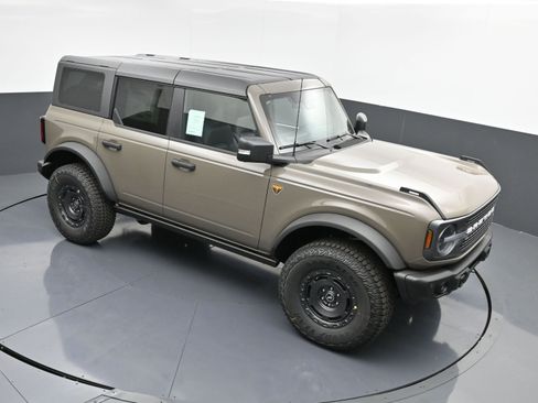 New 2025 Ford Bronco Badlands image 18