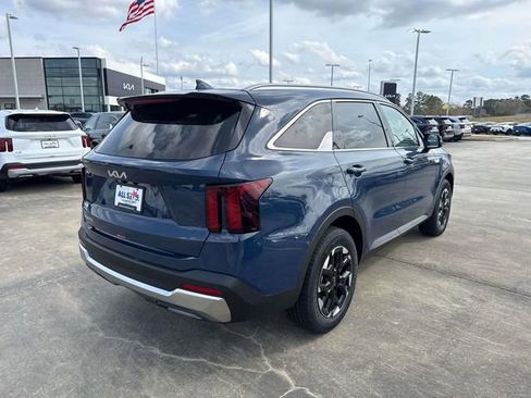 New 2026 Kia Sorento S w/ S Panoramic Sunroof Package image 8