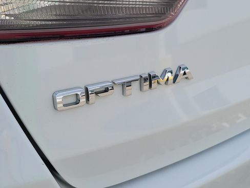 Used 2019 Kia Optima SX FWD image 4