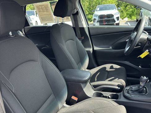 Used 2018 Hyundai Elantra GT FWD image 33