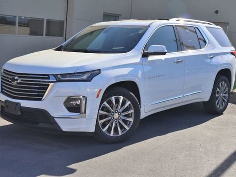Used 2023 Chevrolet Traverse Premier AWD/4WD image 3