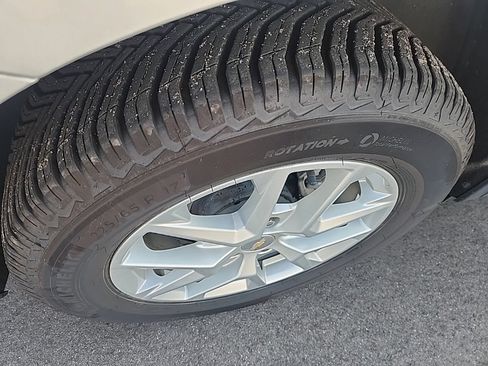 Used 2022 Chevrolet Equinox LT FWD image 12