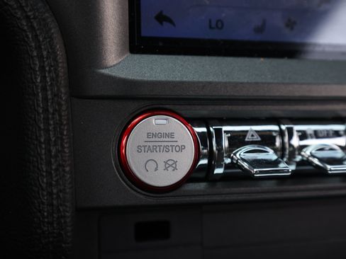 Used 2016 Ford Mustang Coupe RWD image 18