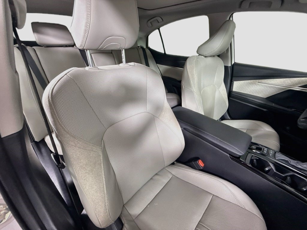 Used 2025 Toyota Camry XLE FWD image 28